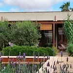 Idayvuelta Home & Suites With Private Pool